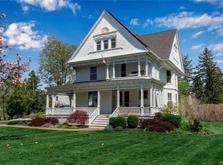 960 River Rd, Youngstown, NY 14174