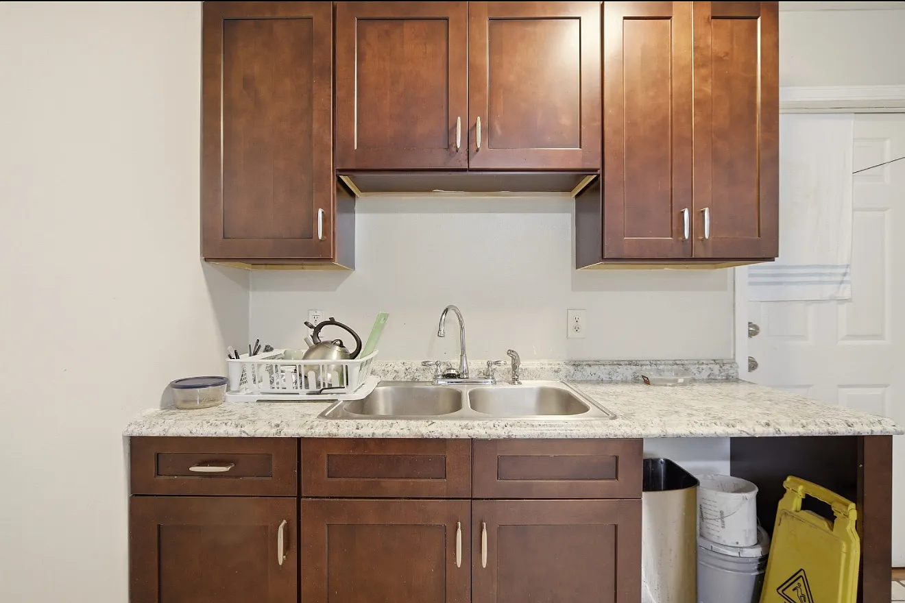 1 bed, 1400 sqft, $670 — Photo 3