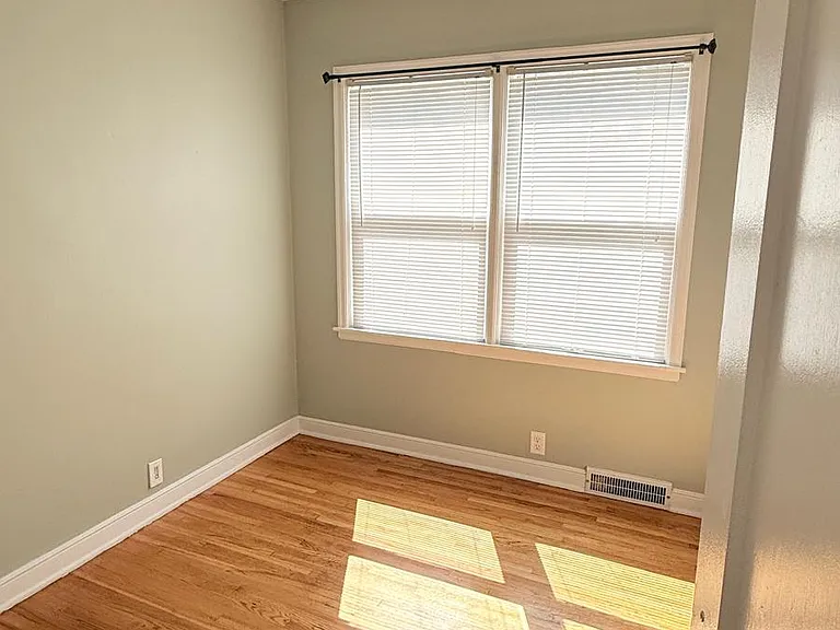 1211 N Monroe St — Photo 17
