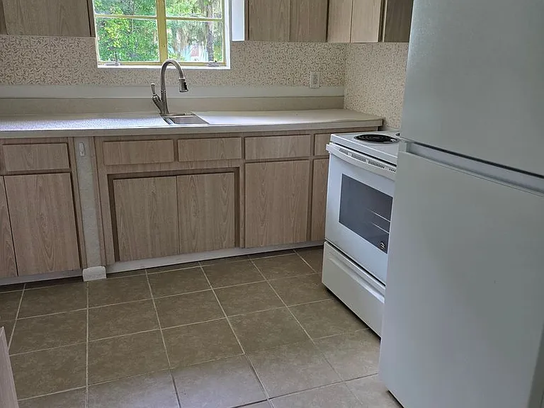 123 N Citrus Ave — Photo 5