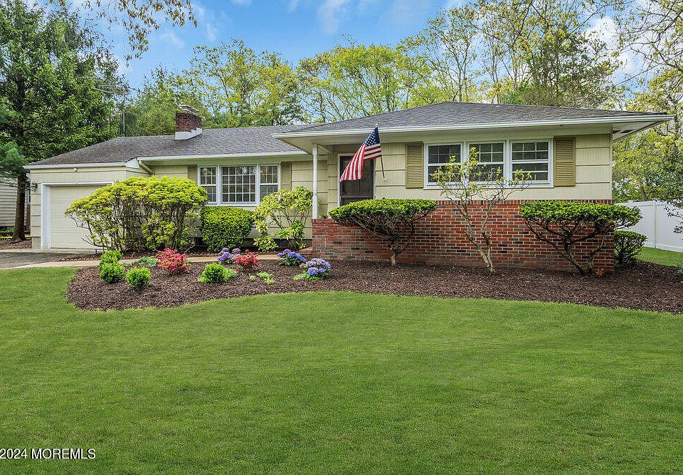 1st image of 117 Foxwood Terrace