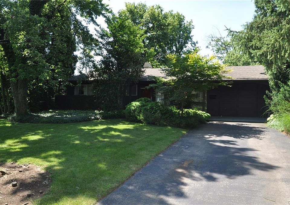 1st image of 60 Warner Dr