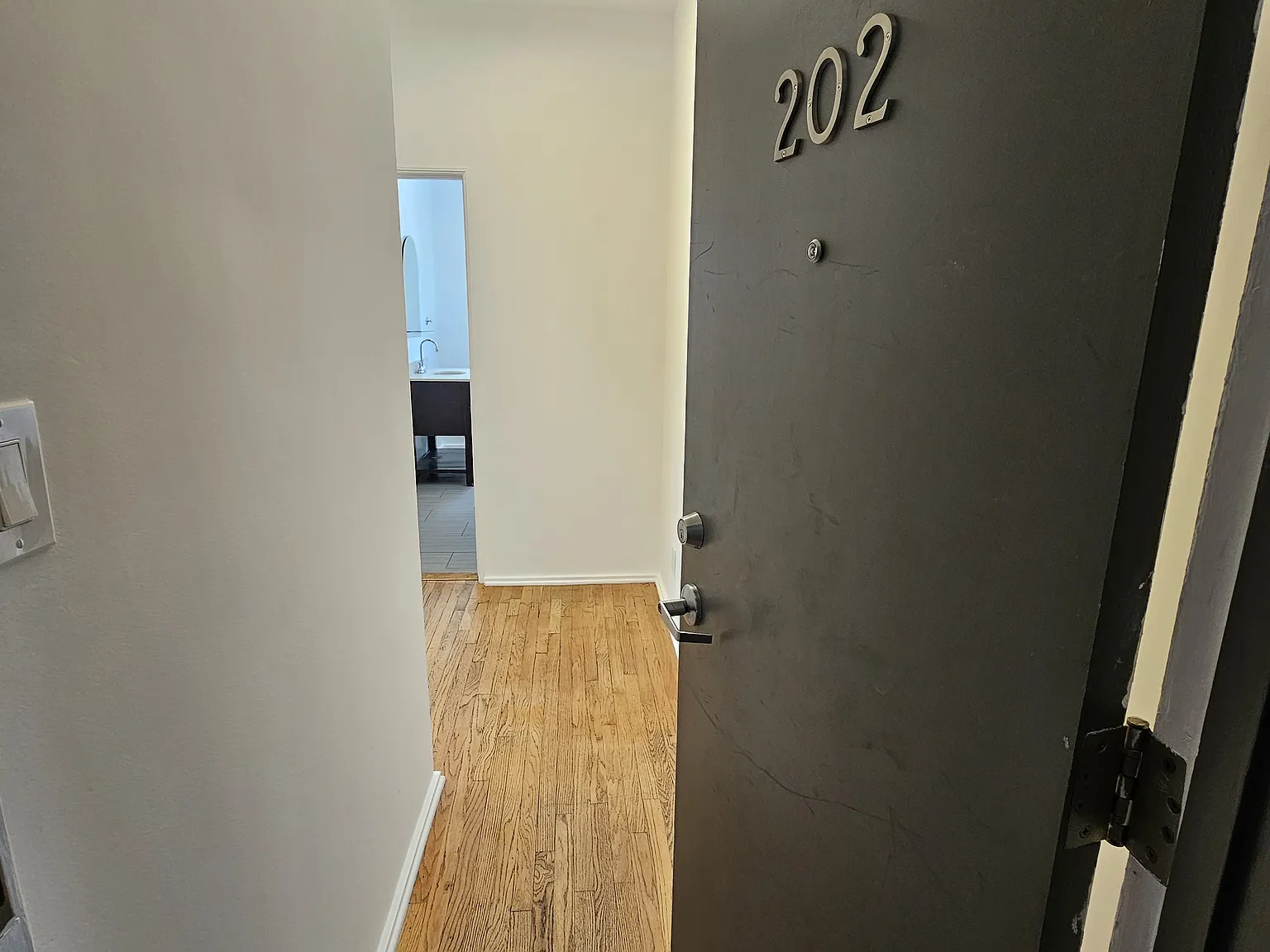 2 bed, 1100 sqft, $3,295 — Photo 2