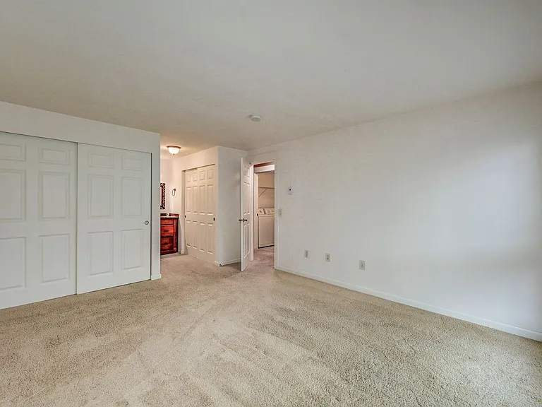 10306 NE 16th St #P4 — Photo 13