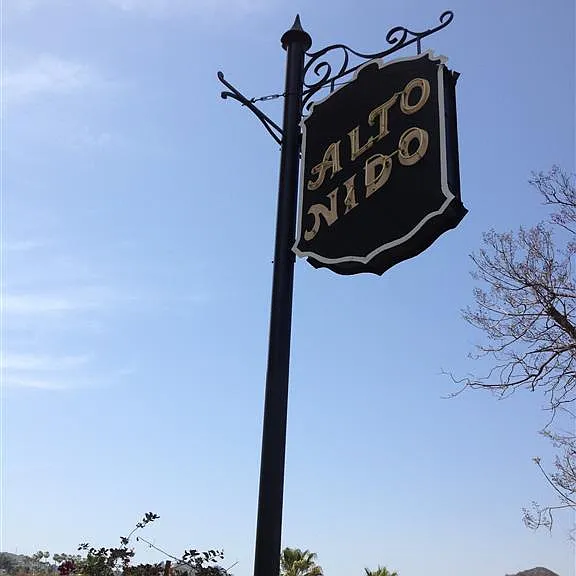 Chateau Alto Nido Apartments — Photo 3
