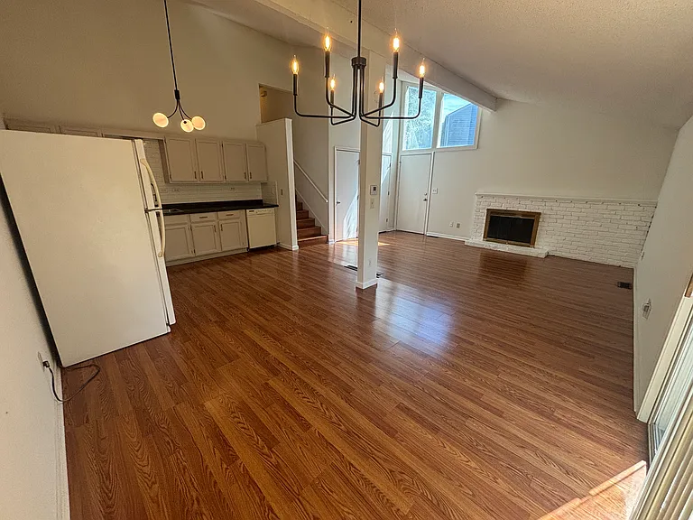11206 College Ave — Photo 3