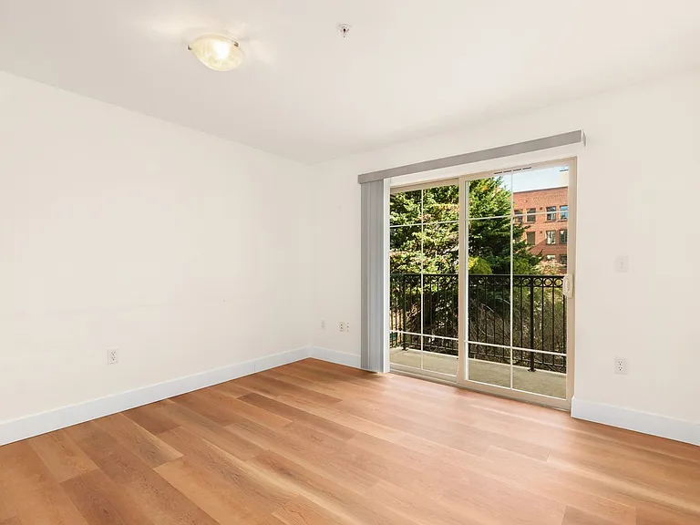 700 E Denny Way #404 — Photo 8