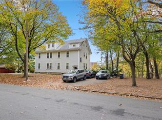 308-310 Pleasant Valley Pkwy, Providence, RI 02908