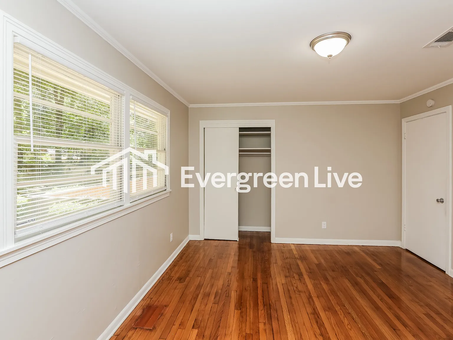 3 bed, 2.0 bath, 1627 sqft, $1,495 — Photo 2