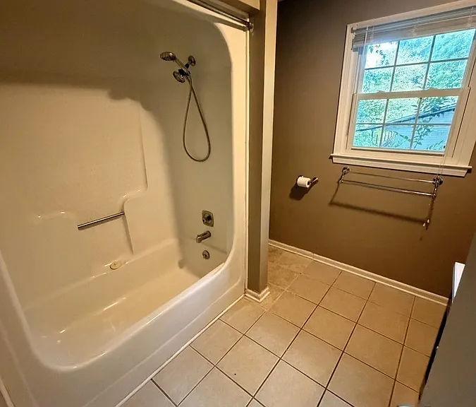 111 Tryon St #COPY — Photo 23