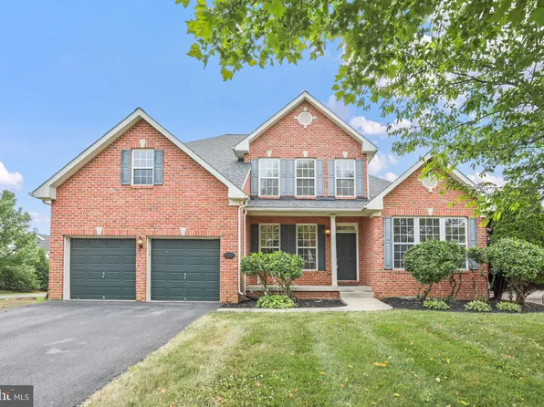 9604 Morning Walk Dr, Hagerstown, MD 21740