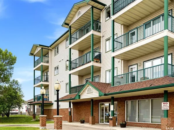 UNIT 403-205 McIntyre STREET N, Regina, SK S4R 3B7