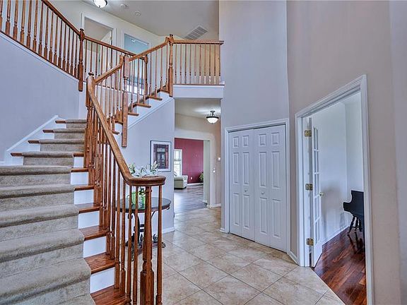 4th image of 468 E Beil Ave