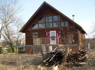 8650 Cedar Ln, Ozawkie, KS 66070