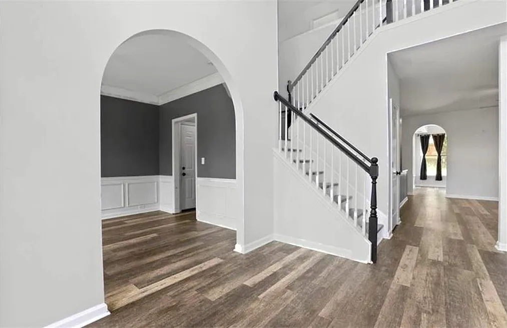 5 bed, 3.5 bath, 3896 sqft, $3,800 — Photo 3