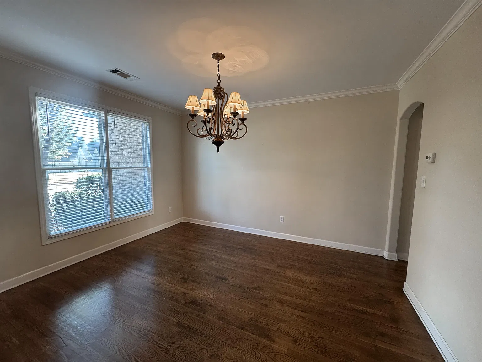 4 bed, 3.5 bath, 3464 sqft, $3,200 — Photo 3