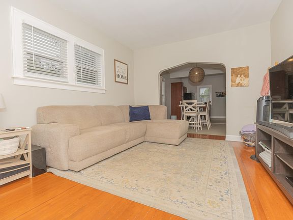 4th image of 43 N Kelsey Ave