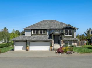 2335 Strawberry Pl, Campbell River, BC V9H 1T6