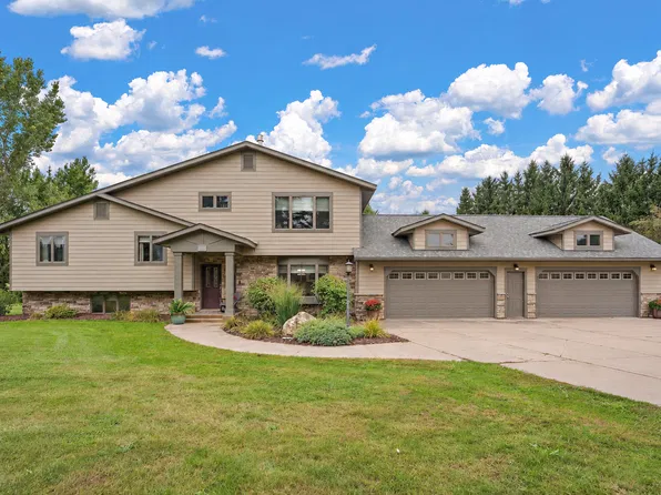 493 Prairie Ln, Hudson, WI 54016