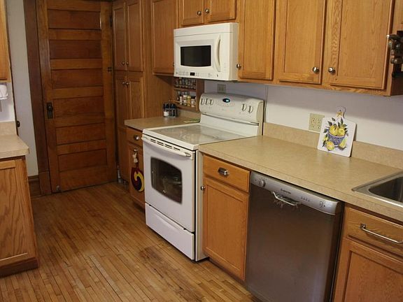 5th image of 924 Lafond Ave