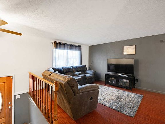 2nd image of 2466 Onyx Ct