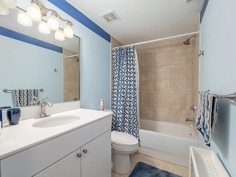 2515 SW 35th Pl #219 — Photo 15