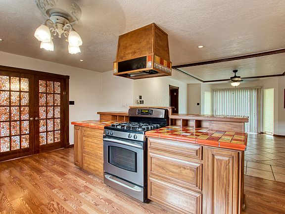 3rd image of 350 Thunderbird Dr APT 52
