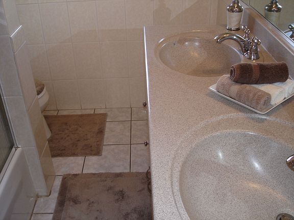 3rd image of 221 S 35th St