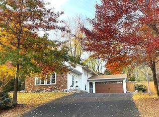 4808 W 102nd St, Bloomington, MN 55437