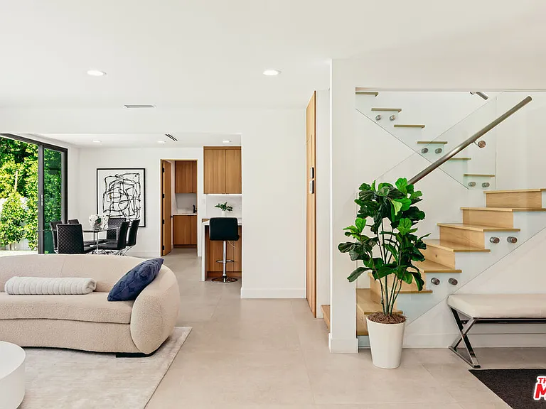 17045 Otsego St — Photo 9