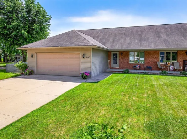 2145 Gateway Pl, Neenah, WI 54956