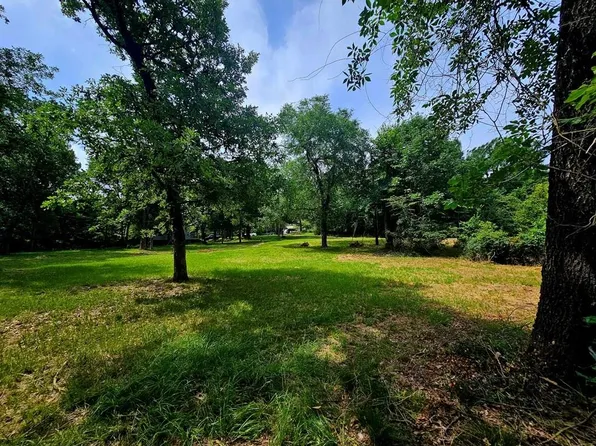 Oakwood Cir, Mabank, TX 75156