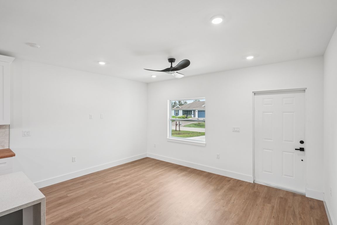 next background image