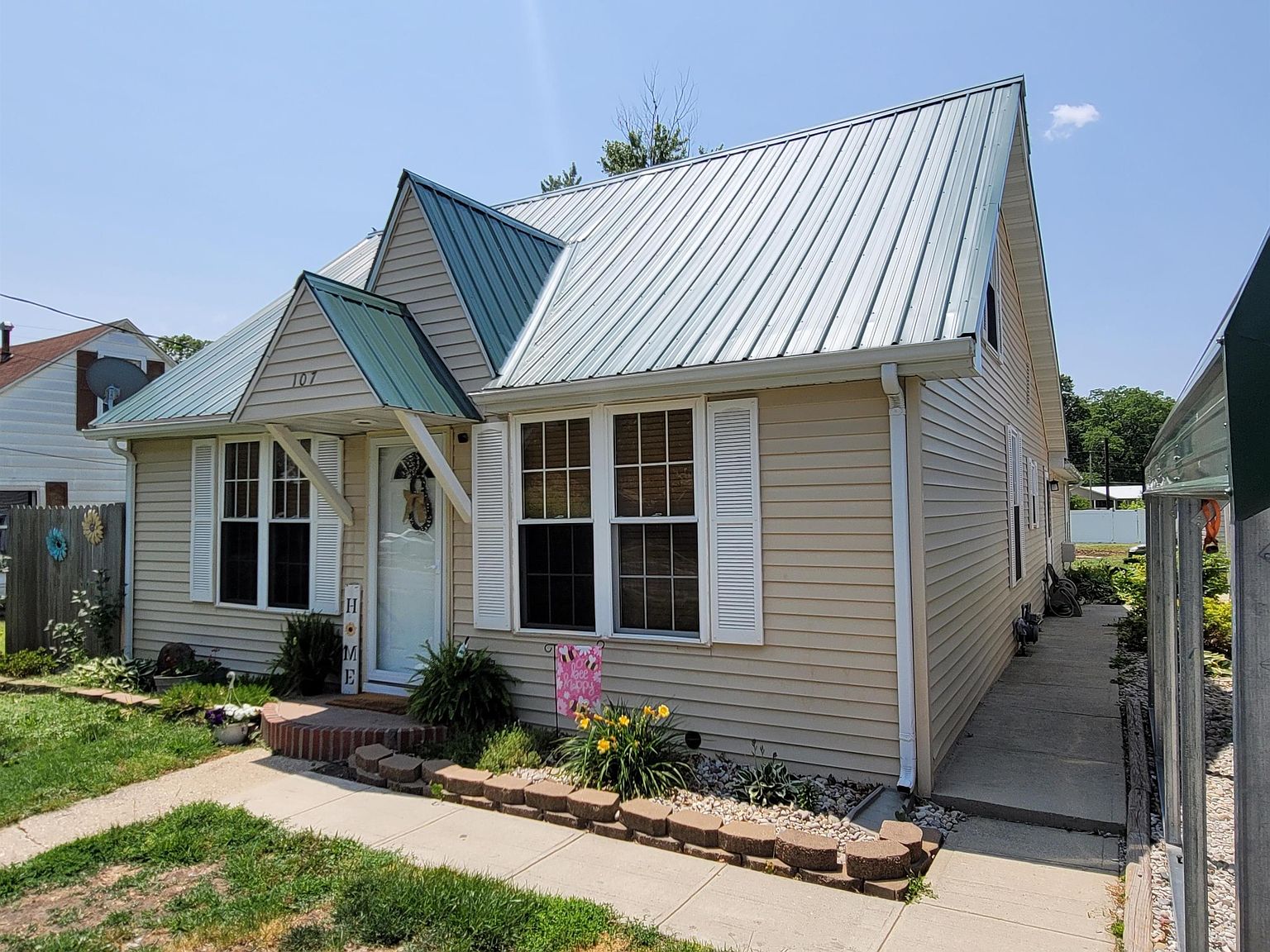 107 N Merritt St, Odin, IL 62870 Zillow