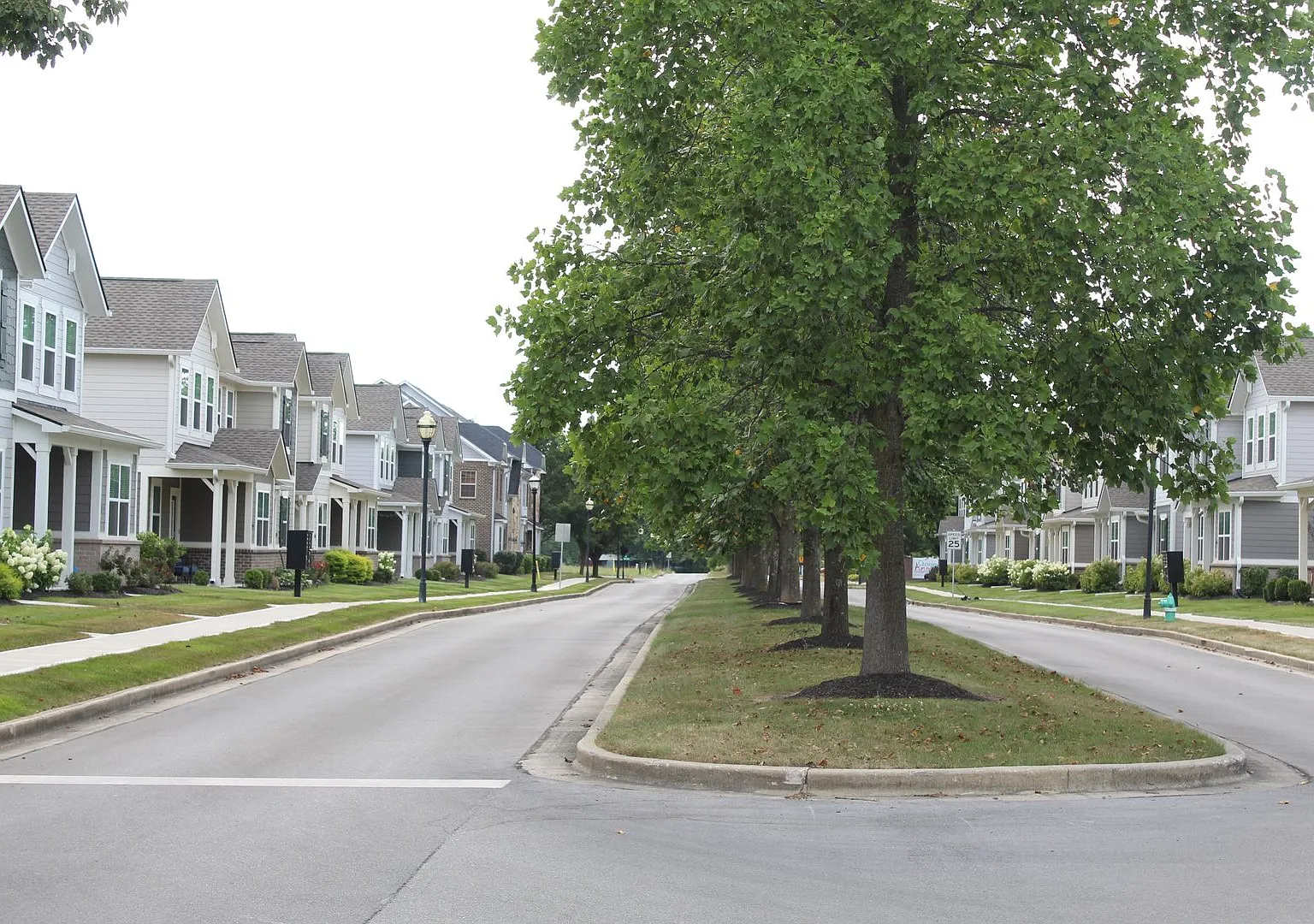 Coming Soon! Beautiful 3 BR Condo in a Great Avon Community! — Photo 3
