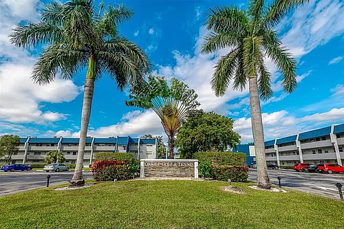 7807 Golf Circle Dr #305 Photo 1