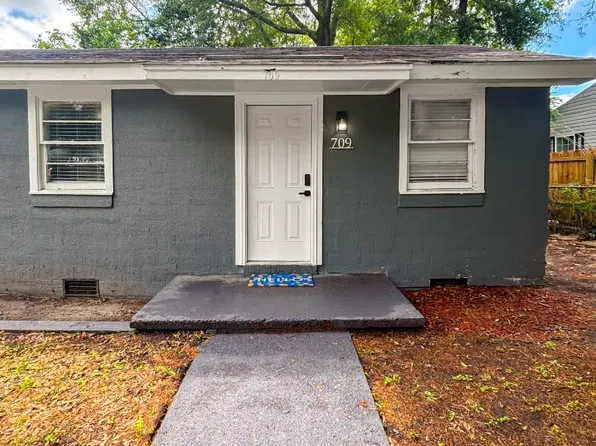 709 Bullock St, Fayetteville, NC 28301