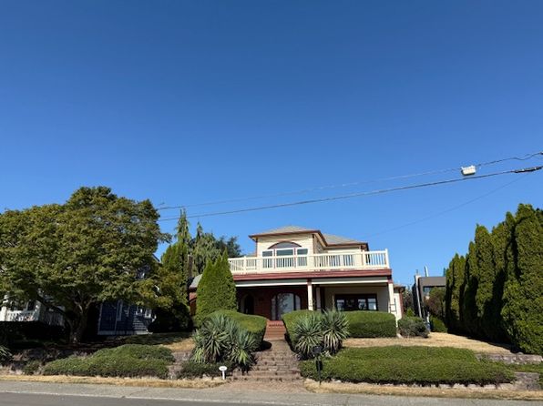 142 Waverly Way