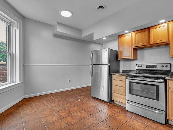 4th image of 166 Park St #168-4