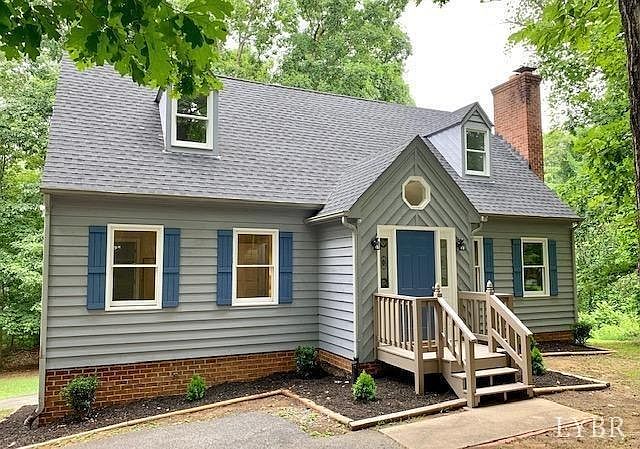 1st image of 415 Cambridge Dr