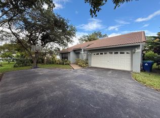 2456 NW 97th Ln, Pompano Beach, FL 33065