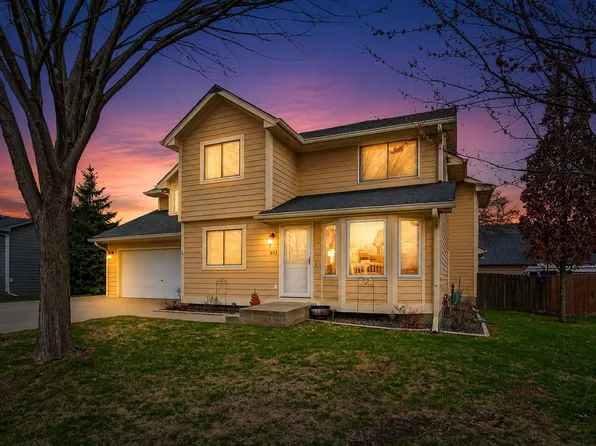 313 SW Kennybrook Dr, Grimes, IA 50111