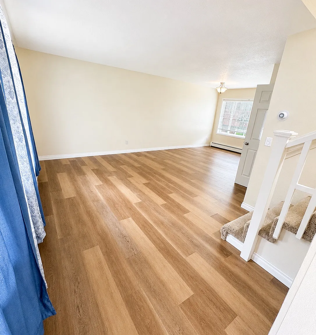 3 bed, 1120 sqft, $2,200 — Photo 2