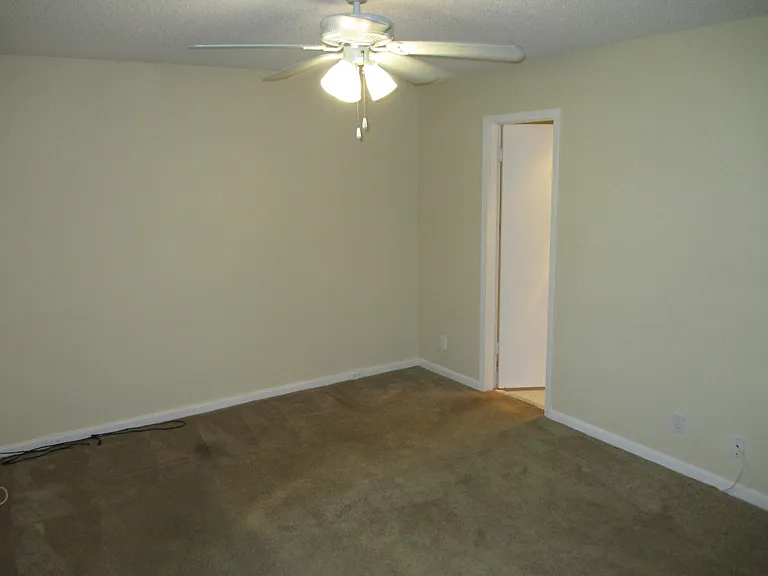 506 Mansfield Dr #M — Photo 15