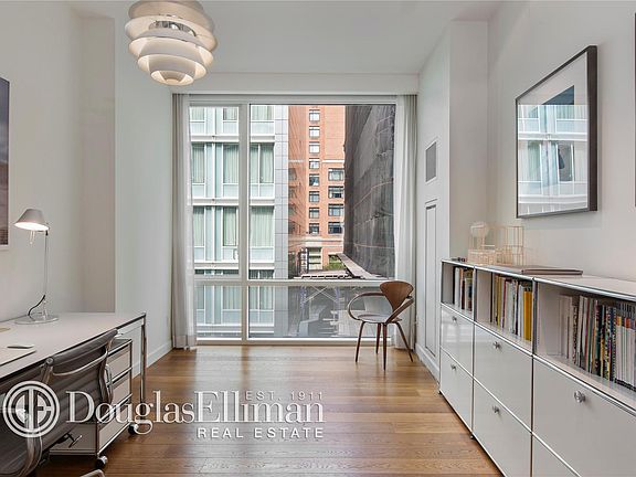 4th image of 311 West Broadway