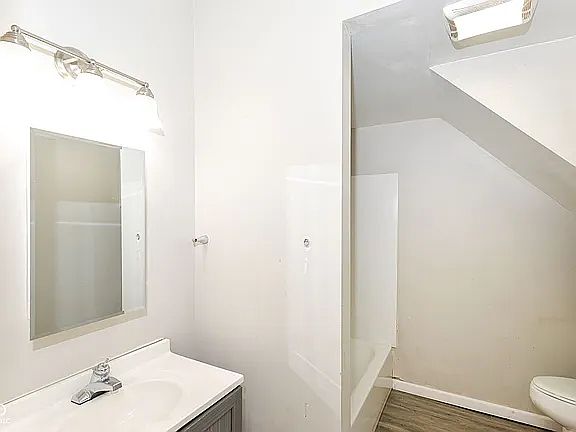 4th image of 1229 Harlan St
