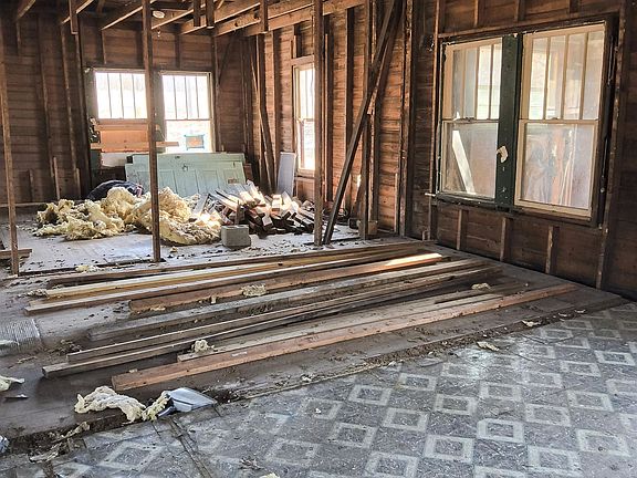 4th image of 2762 Dime Rd