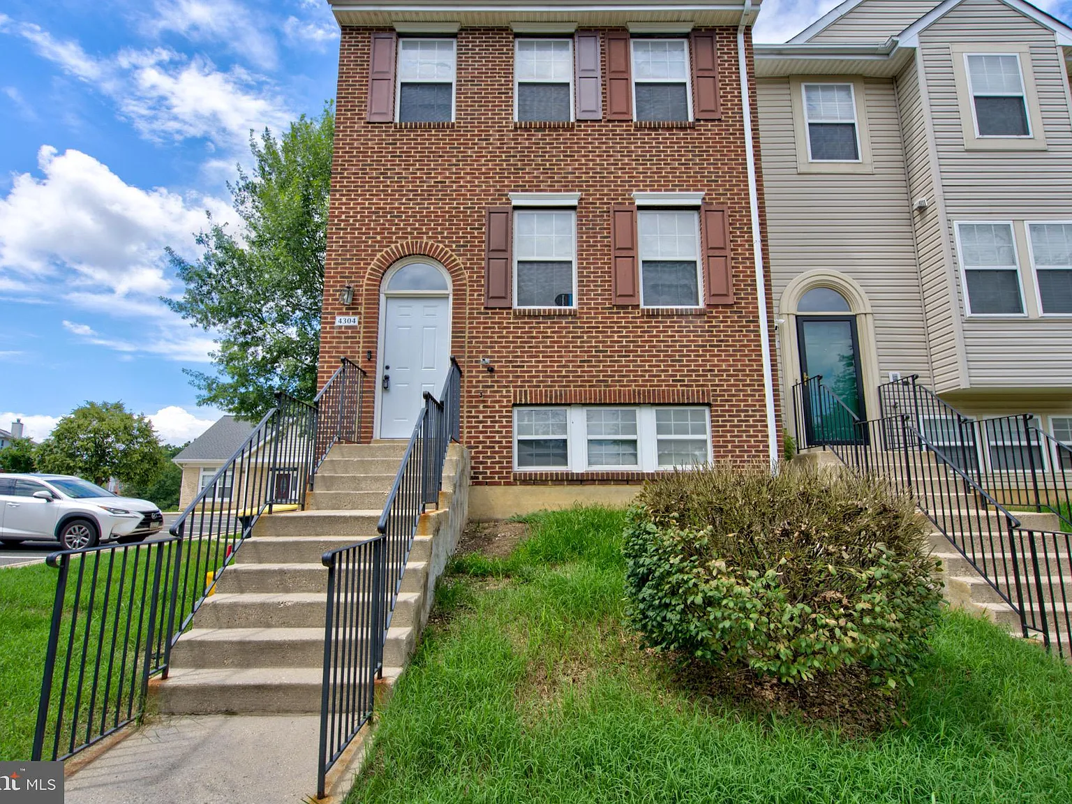 Applegate Condo — Photo 1