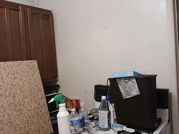 4th image of 1321 Dahlgreen Ave