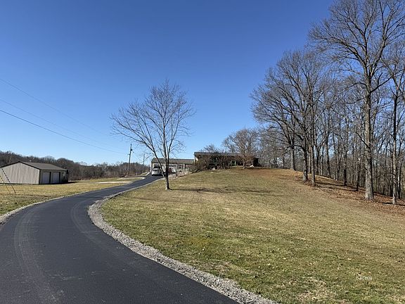 2nd image of 142 Petersburg Rd